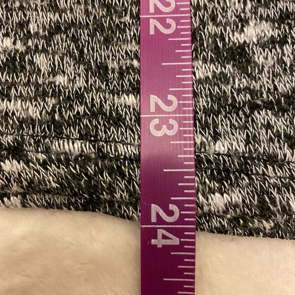 Charming Charlie Lightweight Gray Knit Crochet Collar Size M - Picture 11 of 11